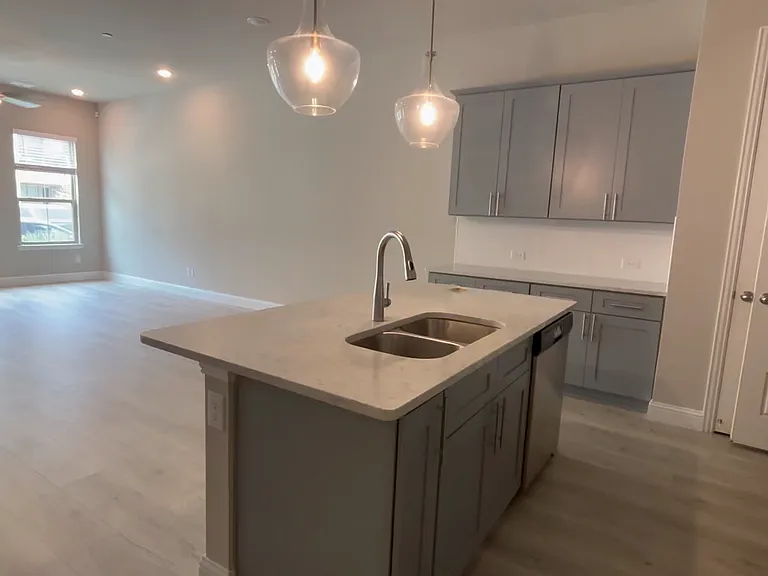 329 Colusa Dr — Photo 5