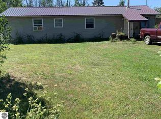 391 17 Mile Rd, Marion, MI 49665