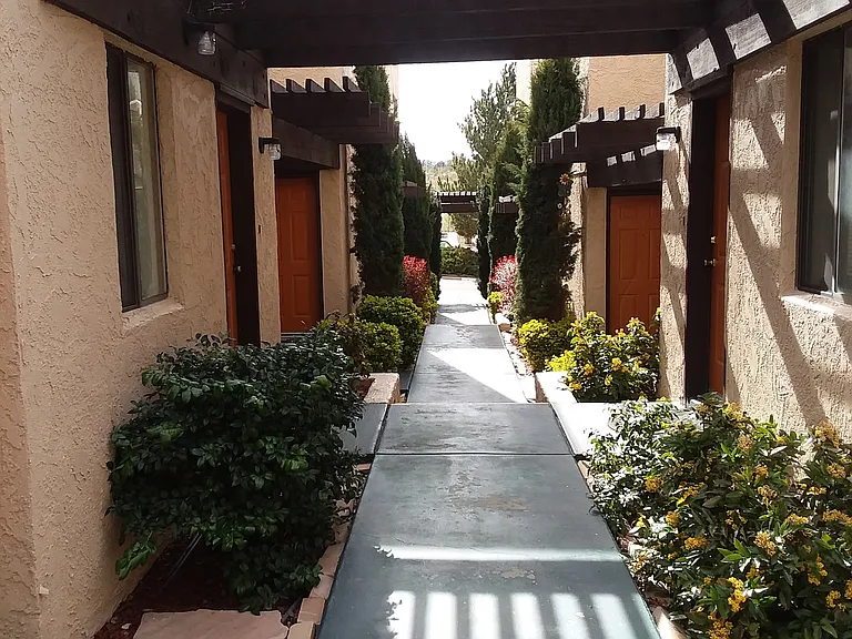 415 S Marina St — Photo 2