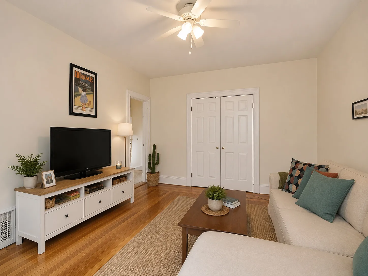 3 bed, 1200 sqft, $3,300 — Photo 4