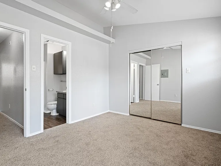 1815 River Crossing Cir #D — Photo 24