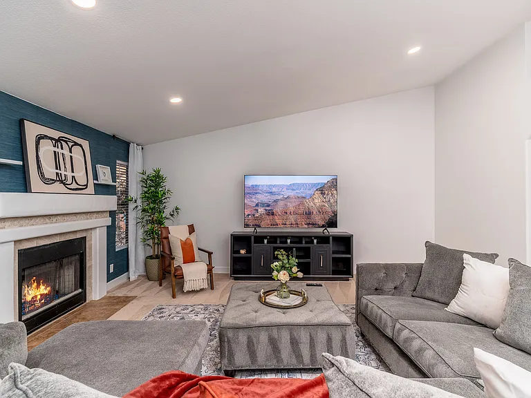 5139 E Fellars Dr — Photo 10