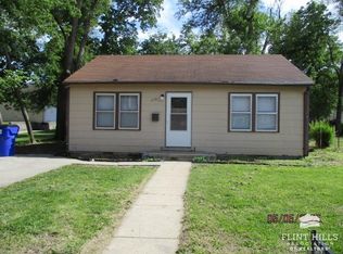1019 W 8th St, Junction City, KS 66441