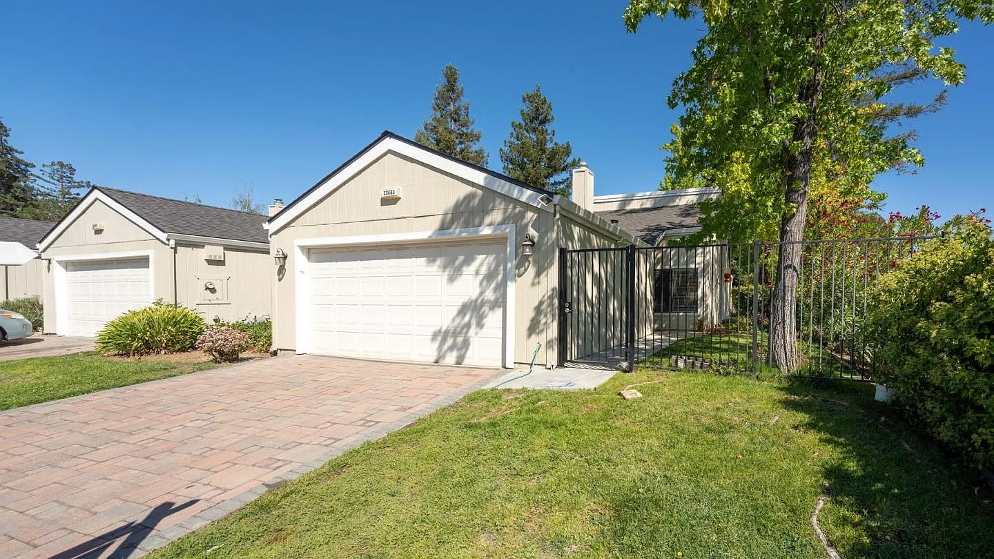 22680 Silver Oak Ct photo 1