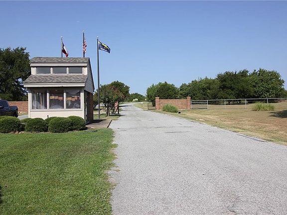 2nd image of 103 Summer Place Cir