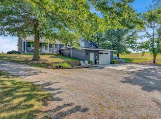 1823 NW 94th St, Topeka, KS 66618