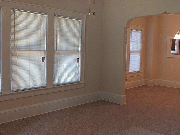 5th image of 4163 Lexington Ave