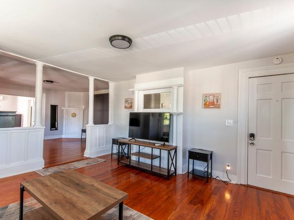 752 Ridge St APT 1