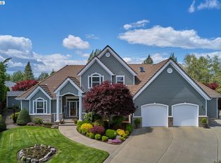 2175 NW Chrystal Dr, McMinnville, OR 97128