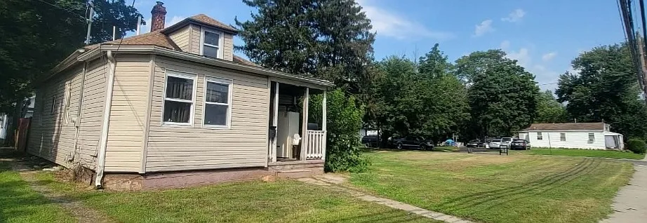 3 Willis Ave