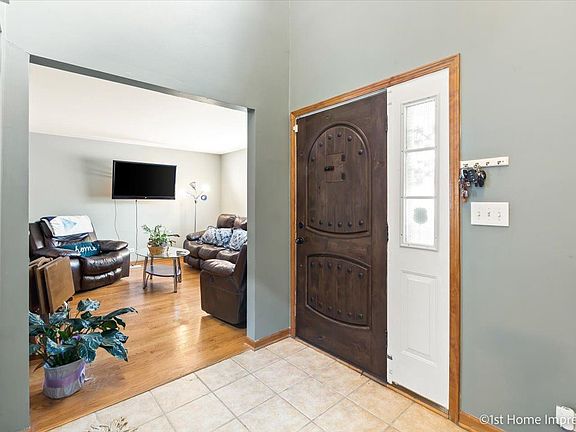 3rd image of 505 Wentworth Ave