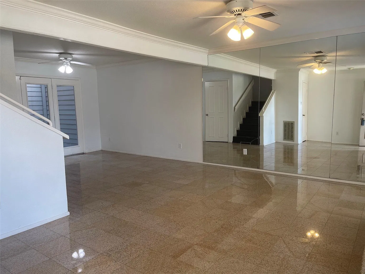2 bed, 2.5 bath, 1424 sqft, $2,150 — Photo 4