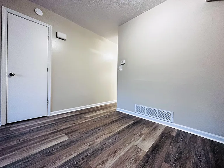 115 Carman Ave #24 — Photo 1