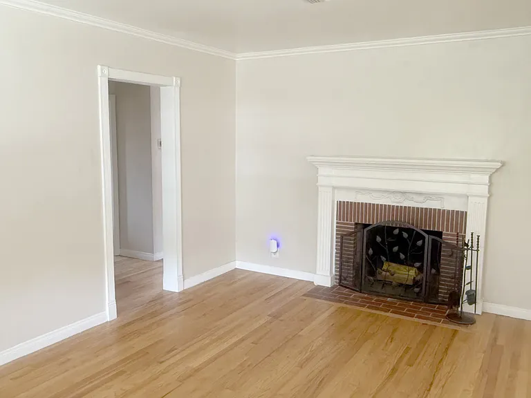 6243 Blucher Ave — Photo 15