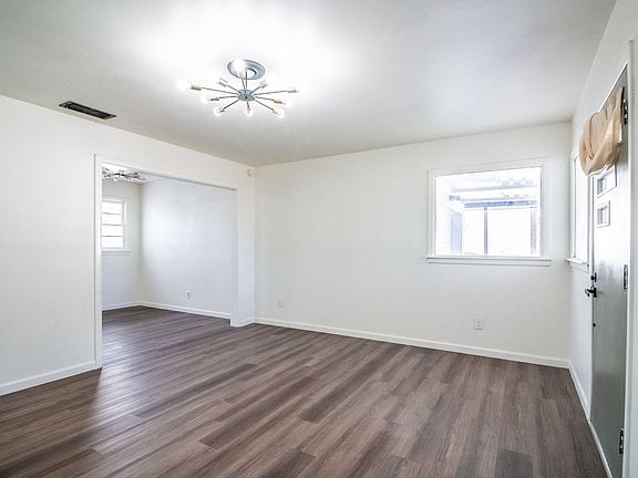 4th image of 1711 43rd St