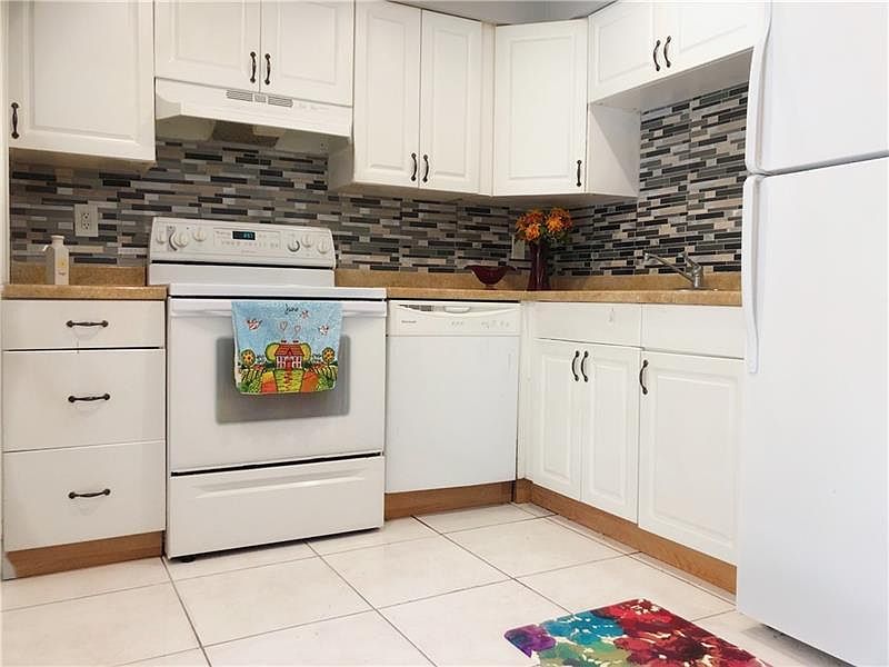 1st image of 4383 NW 80th Ave #4381