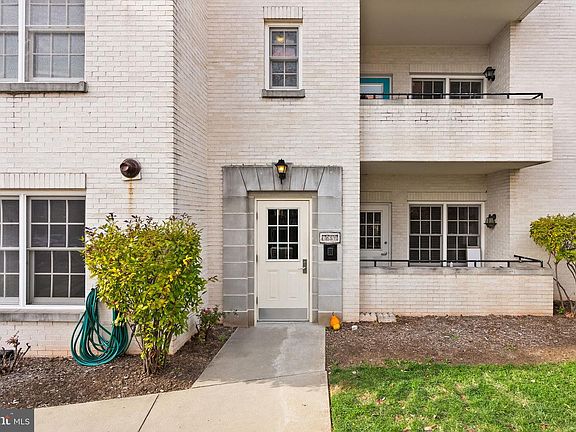 2nd image of 231 N Thomas St Unit 105