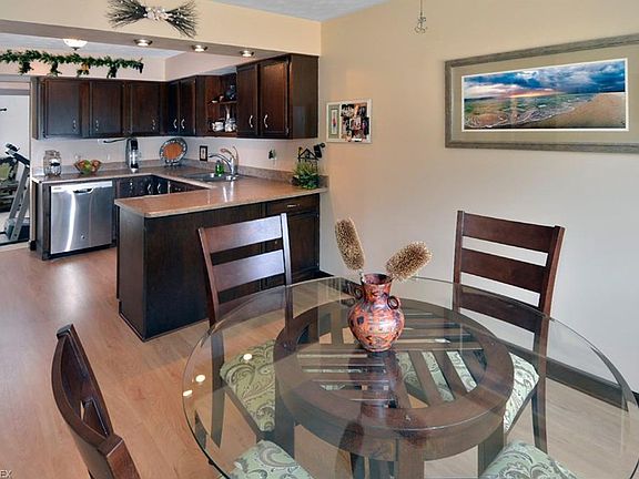 5th image of 1090 Stonewood Ct