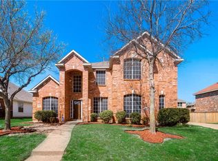 1021 Raspberry Ln, Desoto, TX 75115