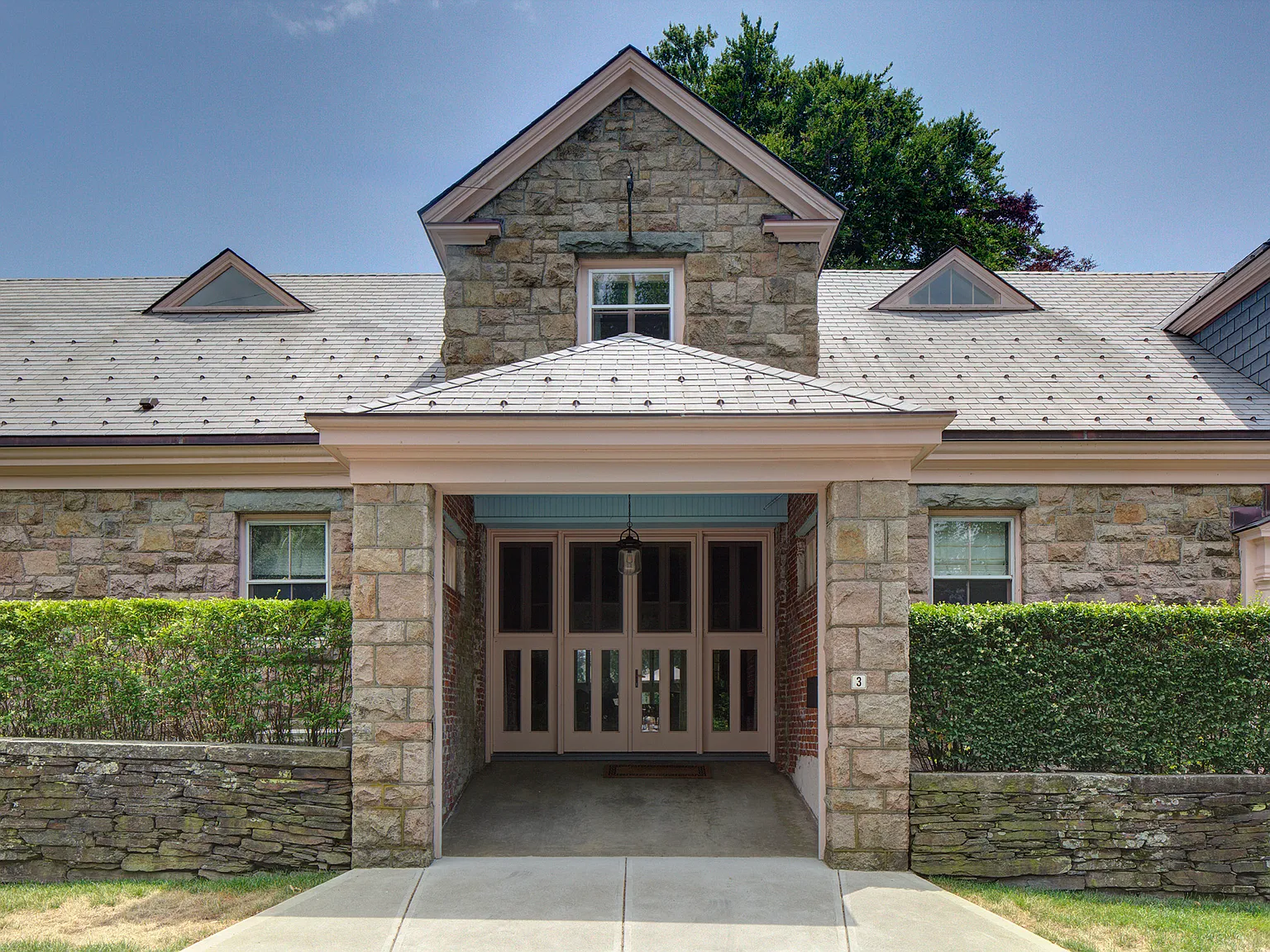 4 bed, 2891 sqft, $5,000 — Photo 3