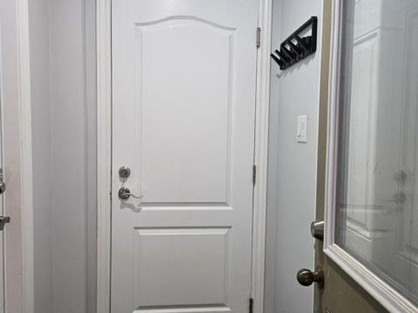 14 Washington Ct #BASEMENT, Brampton, ON L6Y 0Y2