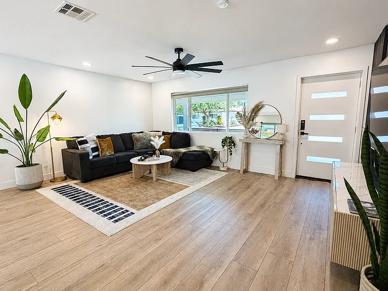 8541 E Cambridge Ave — Photo 6