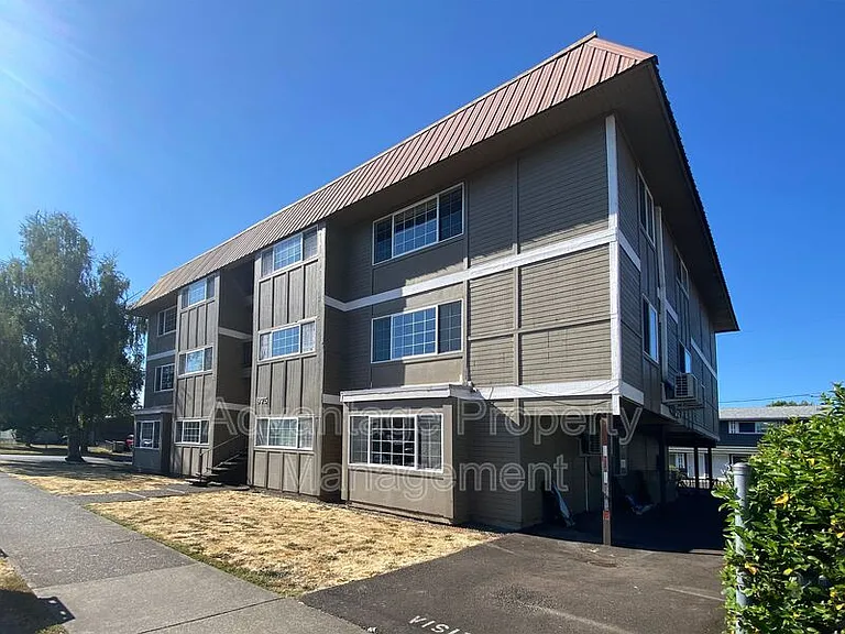 975 NW Garfield Ave #1 — Photo 38