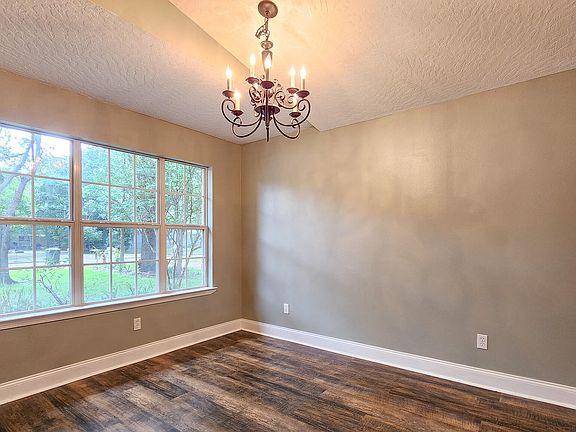 5th image of 34 Magnolia Ave SE