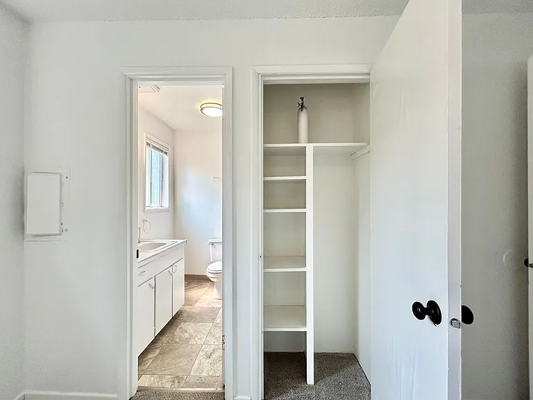 341-347 SE 30th Pl — Photo 22