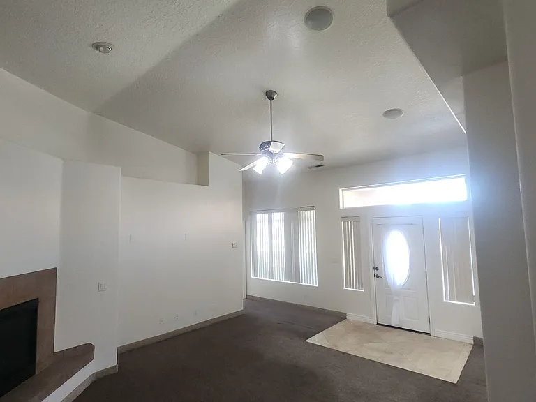 42 N Eastridge Dr — Photo 2