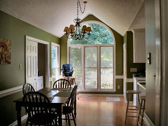 3rd image of 1842 Singletree Ln