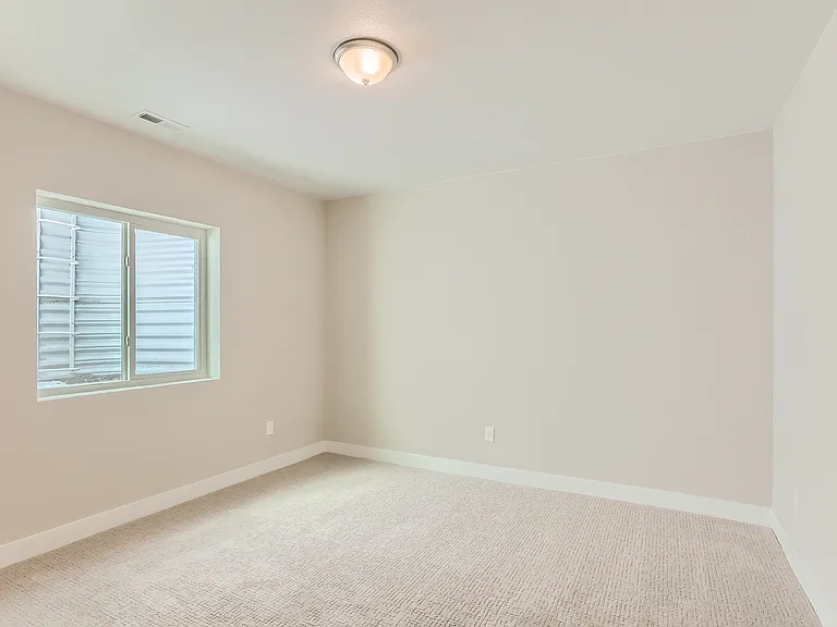 2050 Ballyneal St — Photo 18