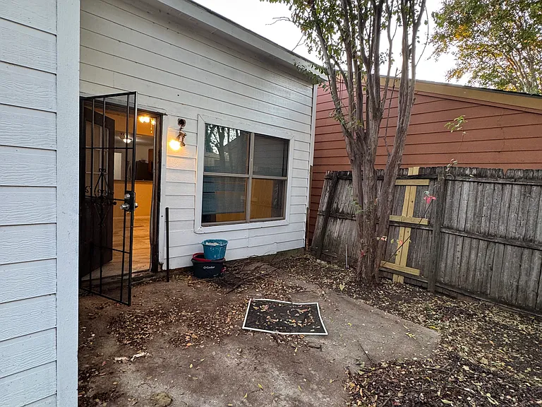 6329 Benavides Dr — Photo 9