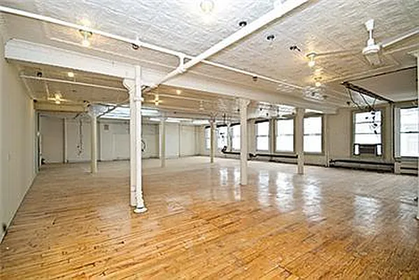 Sold by Prime Manhattan | media 13