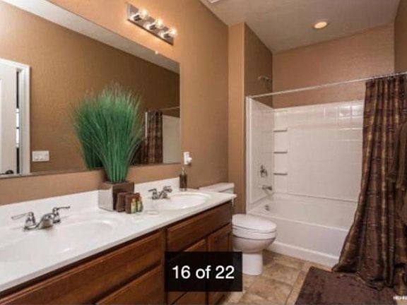 Master bath with large soaking tub