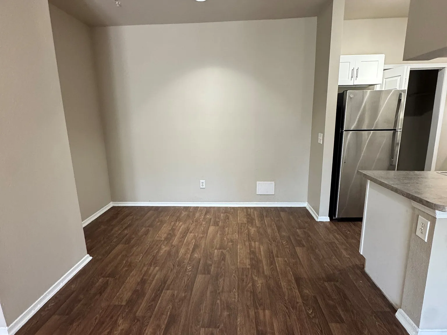 2 bed, 1062 sqft, $1,550 — Photo 2