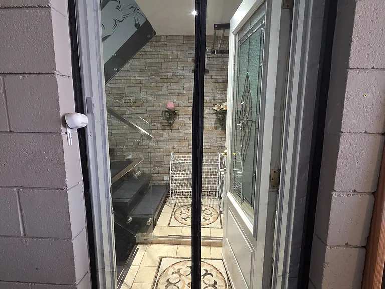 138 Milestone Cres #LOWER — Photo 3