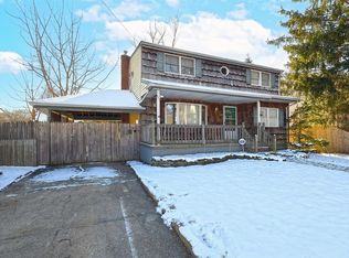 34 Lieper St, Huntington Station, NY 11746