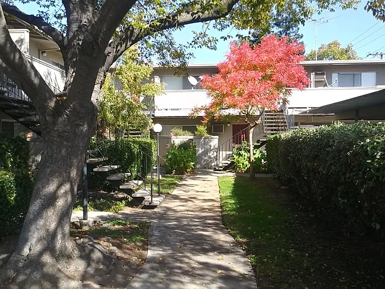 Arden Fair Apartments — Photo 37