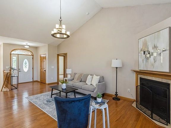 4th image of 120 Cambridge Way