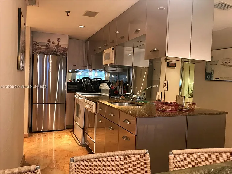 100 Lincoln Rd #1228 — Photo 19