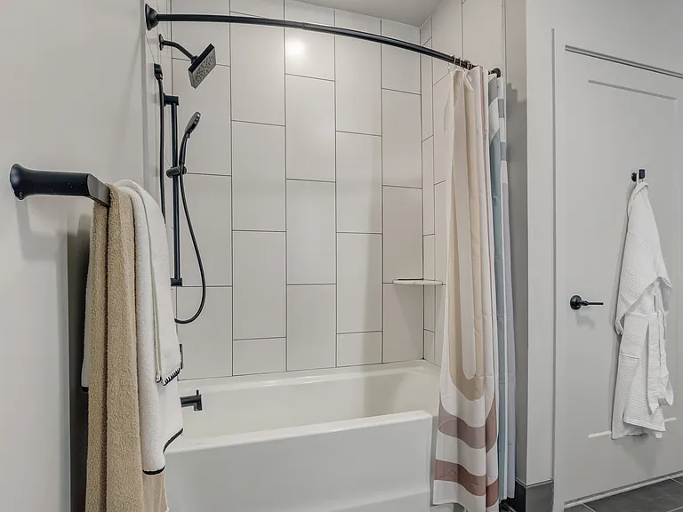 It's about more than giving you New Rochelle's most posh and progressive amenity base. At Modera, our goal is to provide an apartment and community so that once you arrive home, you'll never want _ or need _ to leave.