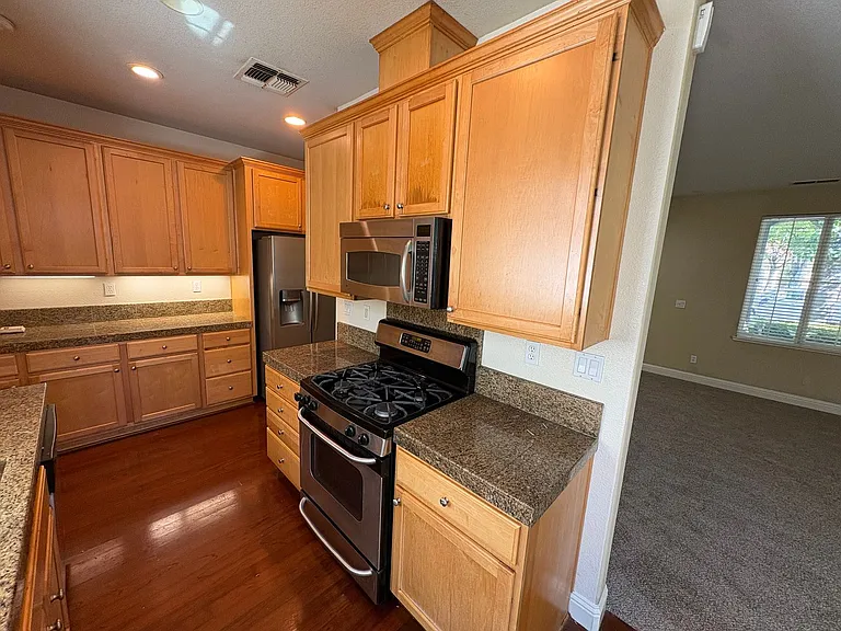 310 W Viento St — Photo 6