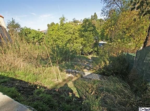 3rd image of 4667 Nob Hill Dr