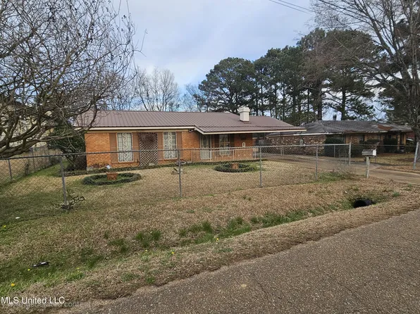 232 N West St, Canton, MS 39046