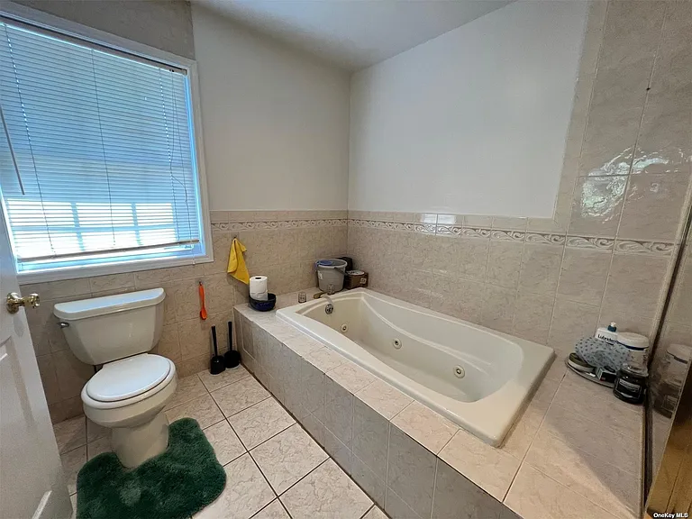 35 Willis Ave — Photo 19