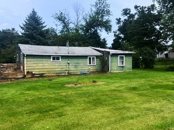 205 W Coral, Eleroy, IL 61027