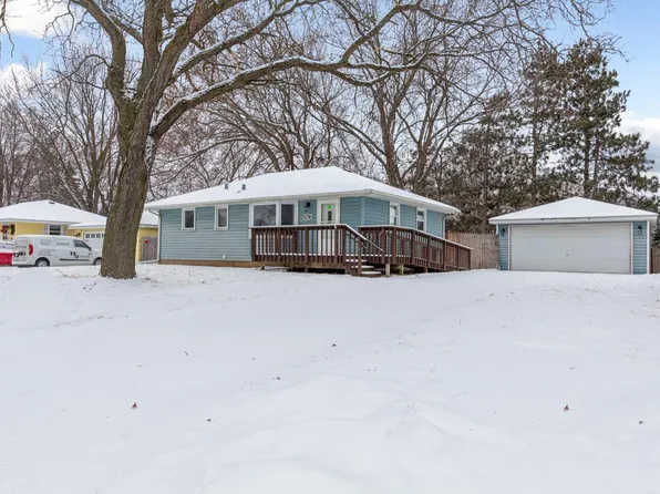 1238 Guthrie Ave N, Oakdale, MN 55128