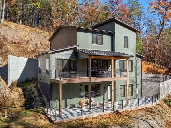 1590 Bear Valley Rd, Sevierville, TN 37876