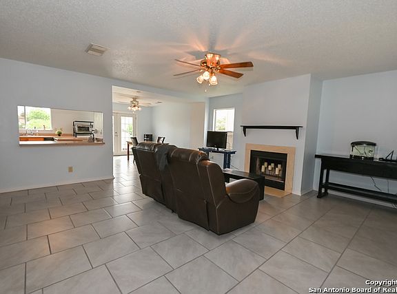 5th image of 5926 Encanto Point Dr